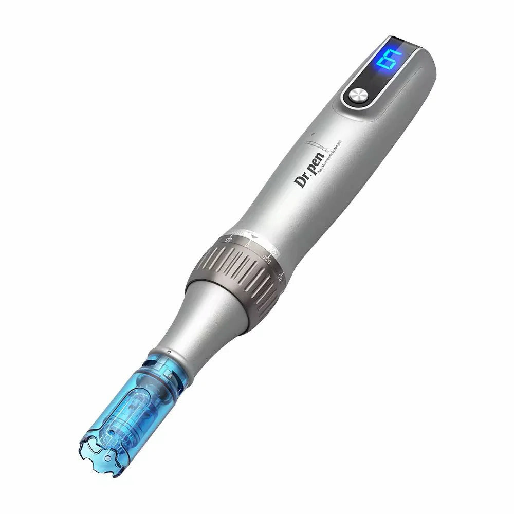 Dr. Pen M8S microneedling dermapen pre profesionálne ošetrenie pleti s nastaviteľnou hĺbkou ihly a digitálnym displejom.