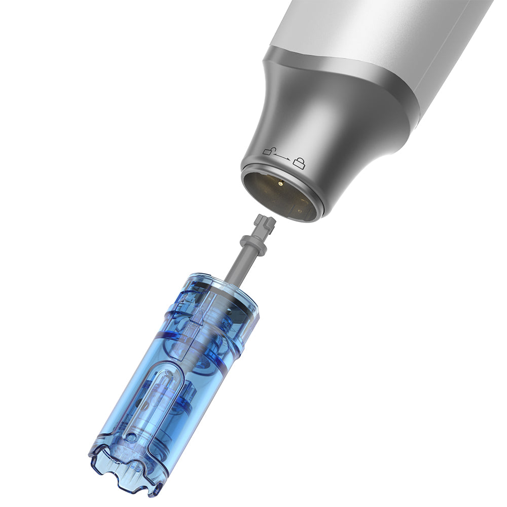 Detailný záber na Dr. Pen M9 a vymeniteľnú ihlovú kazetu pre bezpečné a hygienické microneedling-ošetrenie.