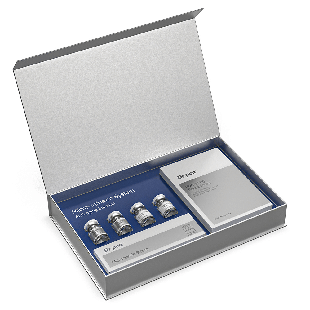 Dr. Pen MIS20 Micro-Infusion System v otvorenom balení so štyrmi peptide infusion serum, microneedle stampom a hydratačnými pleťovými maskami na micro-infusion a starostlivosť o pleť doma.