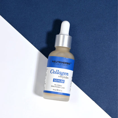 Neutriherbs Collagen + Peptides Serum 30 ml na elegantnom modro-bielom pozadí. Hydratačné pleťové sérum s peptidmi a kolagénom, ktoré prispieva k pevnejšej pleti, zlepšenej elasticite a hladšej štruktúre pleti.